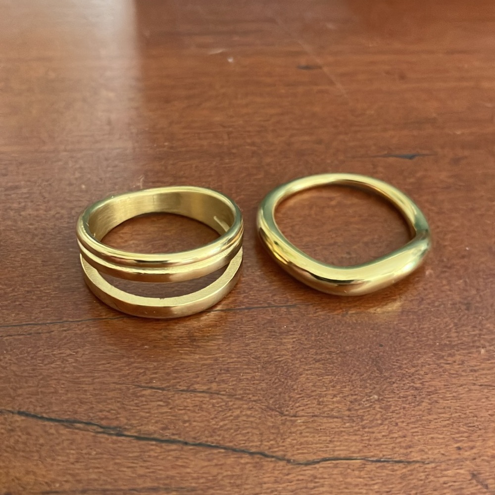 {Beautiful Earth} 2 Gold Plated Rings Set